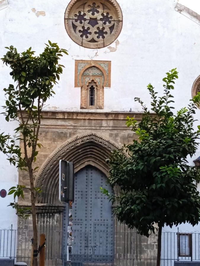Apartamento Casco Antiguo Exterior Unico En Segunda Planta En Un Edificio De De Dos Plantas Sevilla Exterior foto